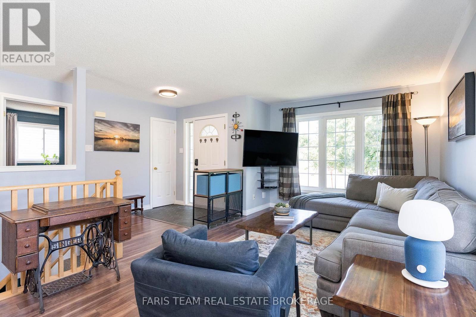 33 Georgias Walk, Tay (Victoria Harbour), Ontario  L0K 2A0 - Photo 13 - S12409765