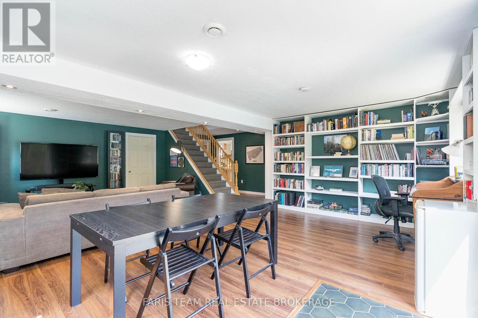 33 Georgias Walk, Tay (Victoria Harbour), Ontario  L0K 2A0 - Photo 21 - S12409765