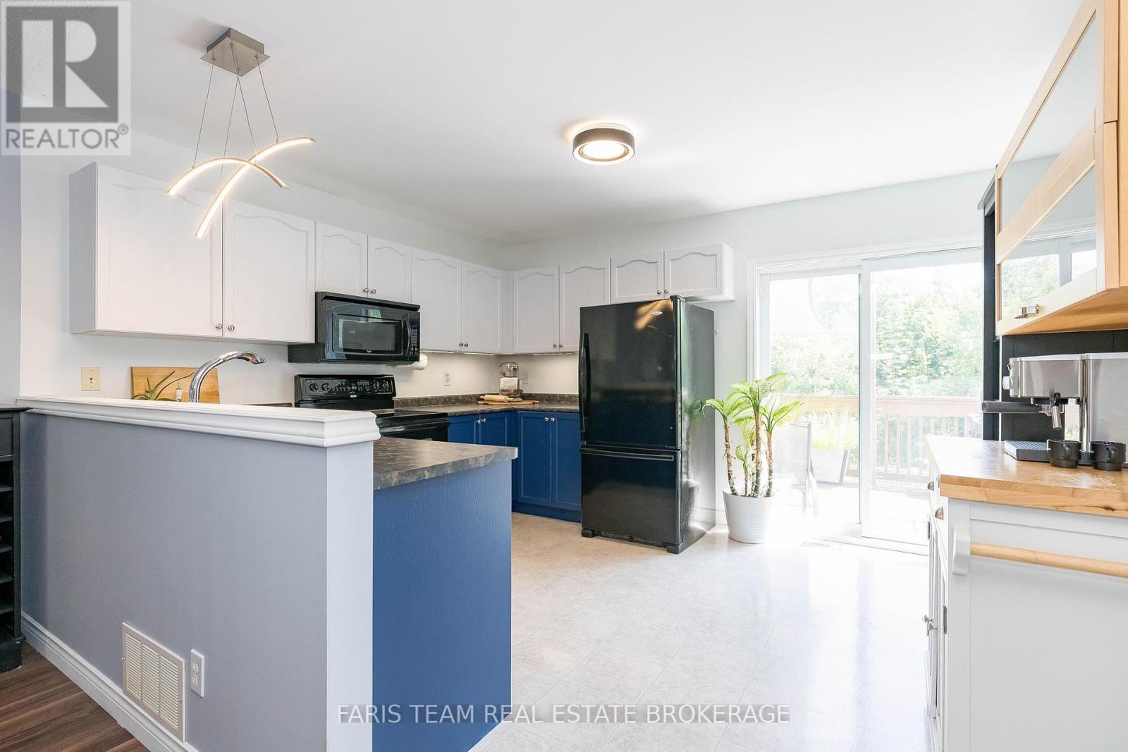 33 Georgias Walk, Tay (Victoria Harbour), Ontario  L0K 2A0 - Photo 6 - S12409765