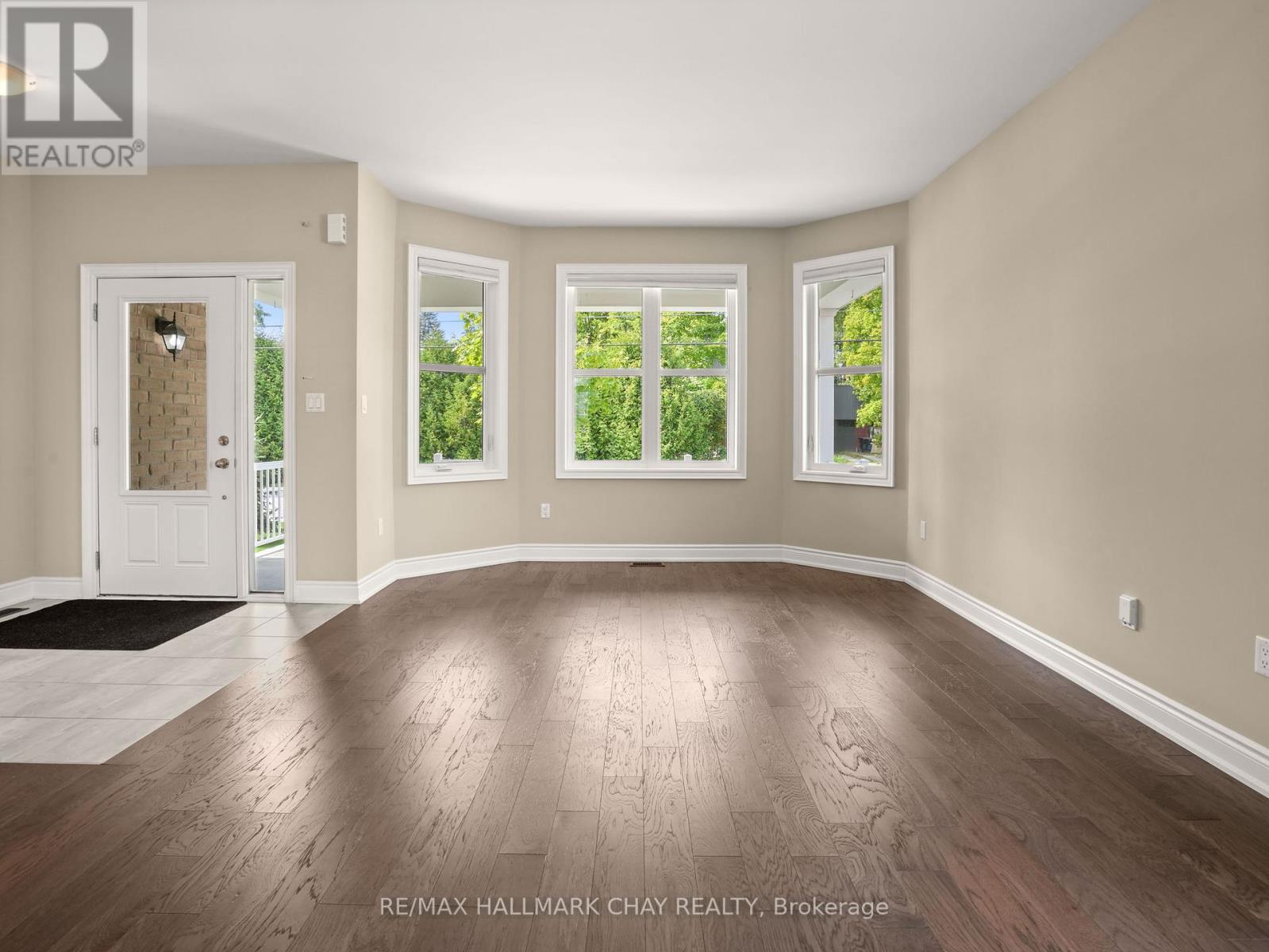 213 Mary Street, Clearview, Ontario  L0M 1G0 - Photo 12 - S12409795