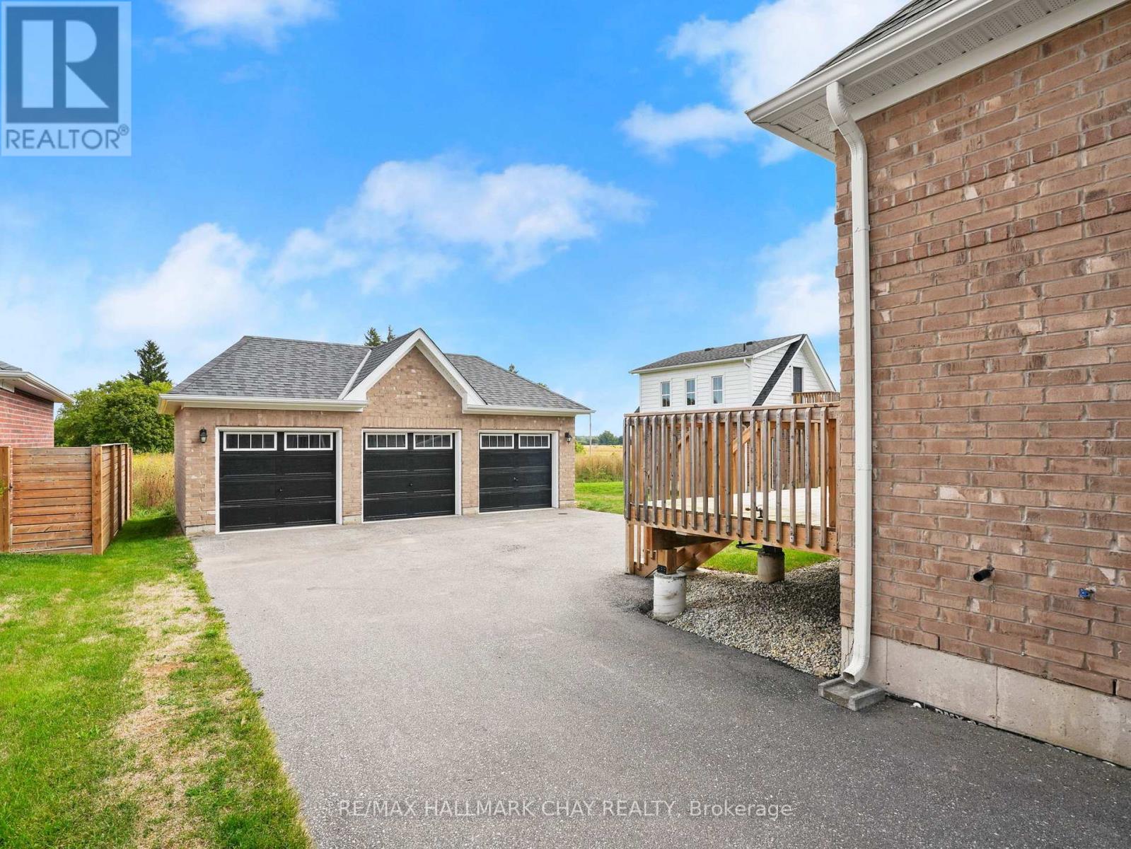 213 Mary Street, Clearview, Ontario  L0M 1G0 - Photo 4 - S12409795