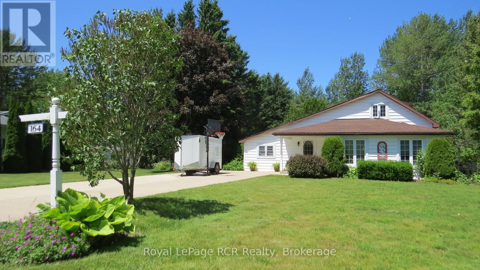 164 Edward Street, Saugeen Shores, Ontario  N0H 2L0 - Photo 3 - X12249308