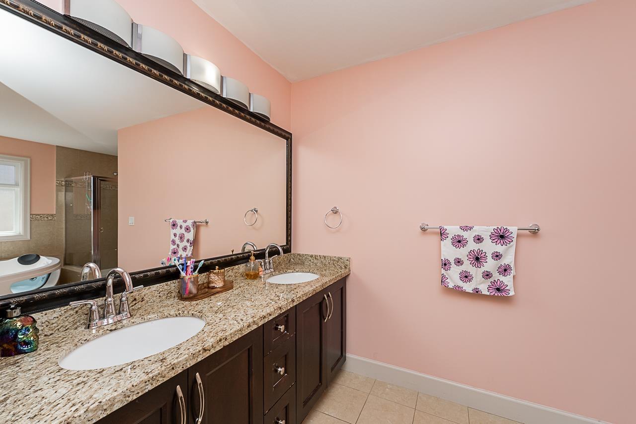 18938 54a Avenue, Surrey, British Columbia  V3S 6R4 - Photo 17 - R3049147