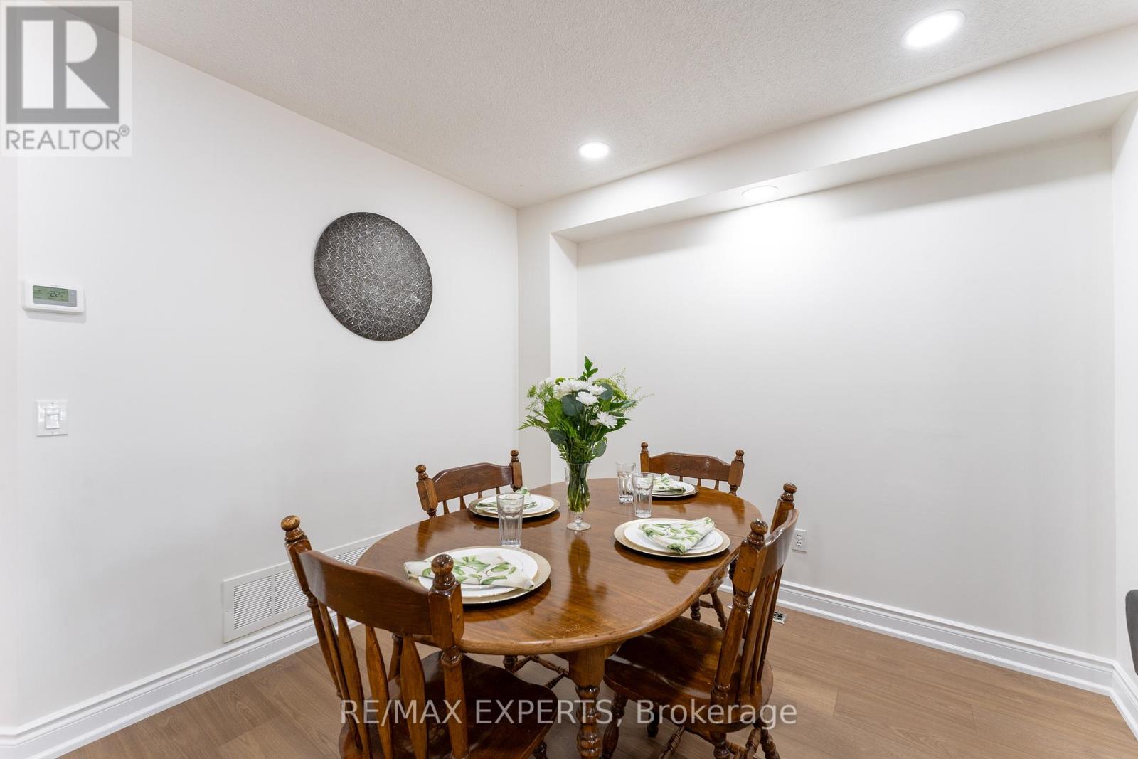 39 Softneedle Avenue, Brampton (Sandringham-Wellington), Ontario  L6R 1K4 - Photo 11 - W12409743