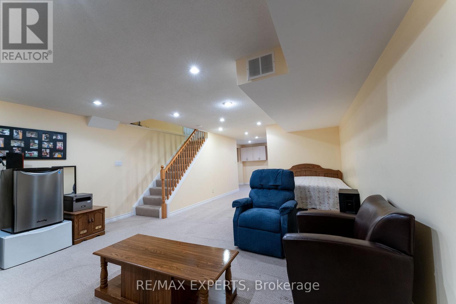 39 Softneedle Avenue, Brampton (Sandringham-Wellington), Ontario  L6R 1K4 - Photo 32 - W12409743