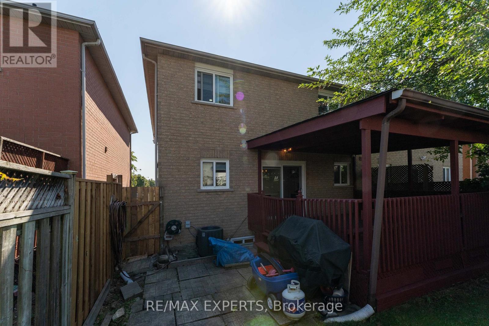 39 Softneedle Avenue, Brampton (Sandringham-Wellington), Ontario  L6R 1K4 - Photo 39 - W12409743