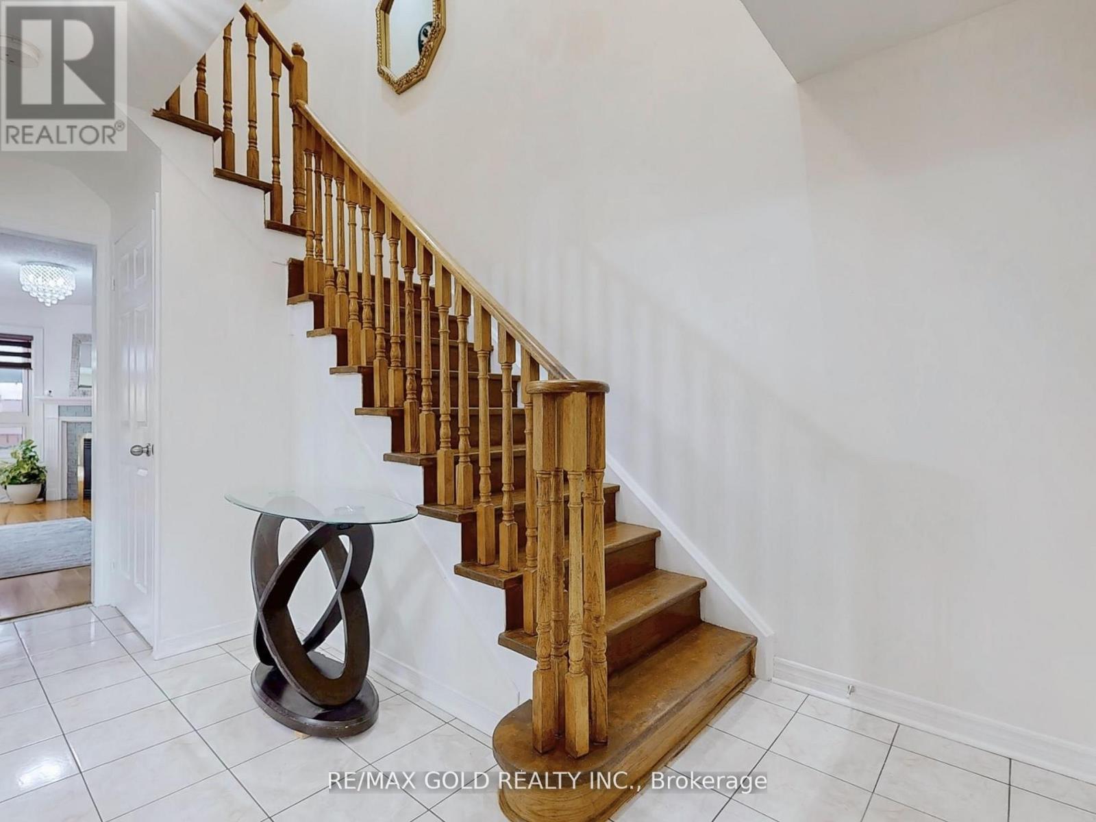 172 Desert Sand Drive, Brampton (Sandringham-Wellington), Ontario  L6R 1P8 - Photo 13 - W12409761