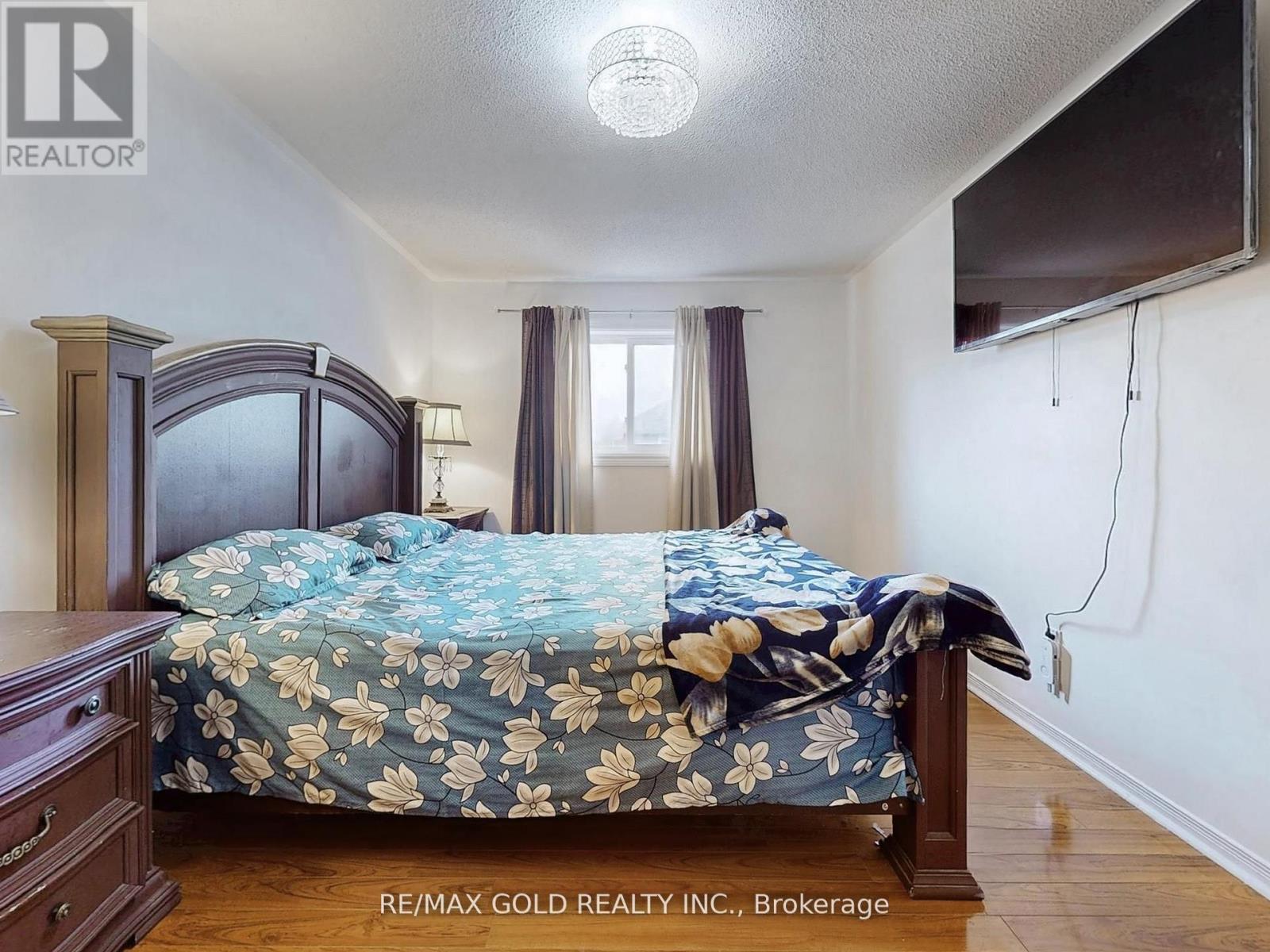 172 Desert Sand Drive, Brampton (Sandringham-Wellington), Ontario  L6R 1P8 - Photo 14 - W12409761