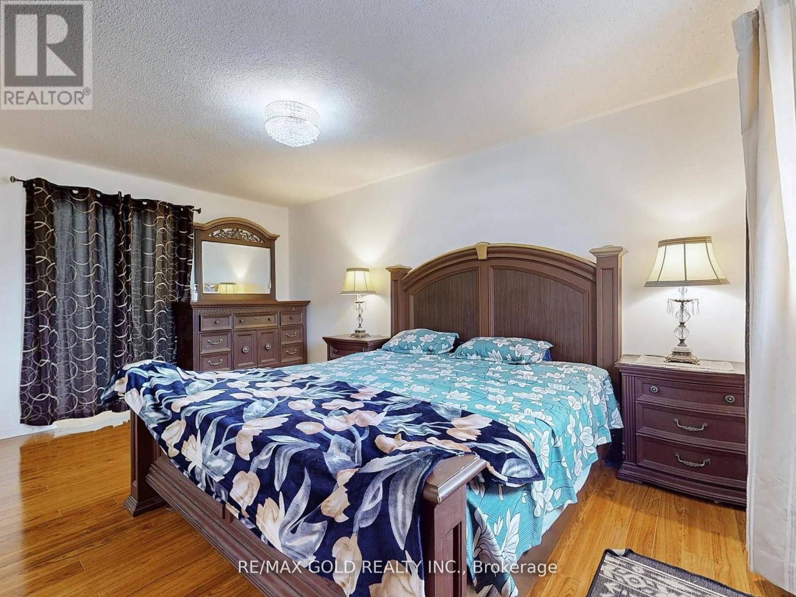 172 Desert Sand Drive, Brampton (Sandringham-Wellington), Ontario  L6R 1P8 - Photo 15 - W12409761