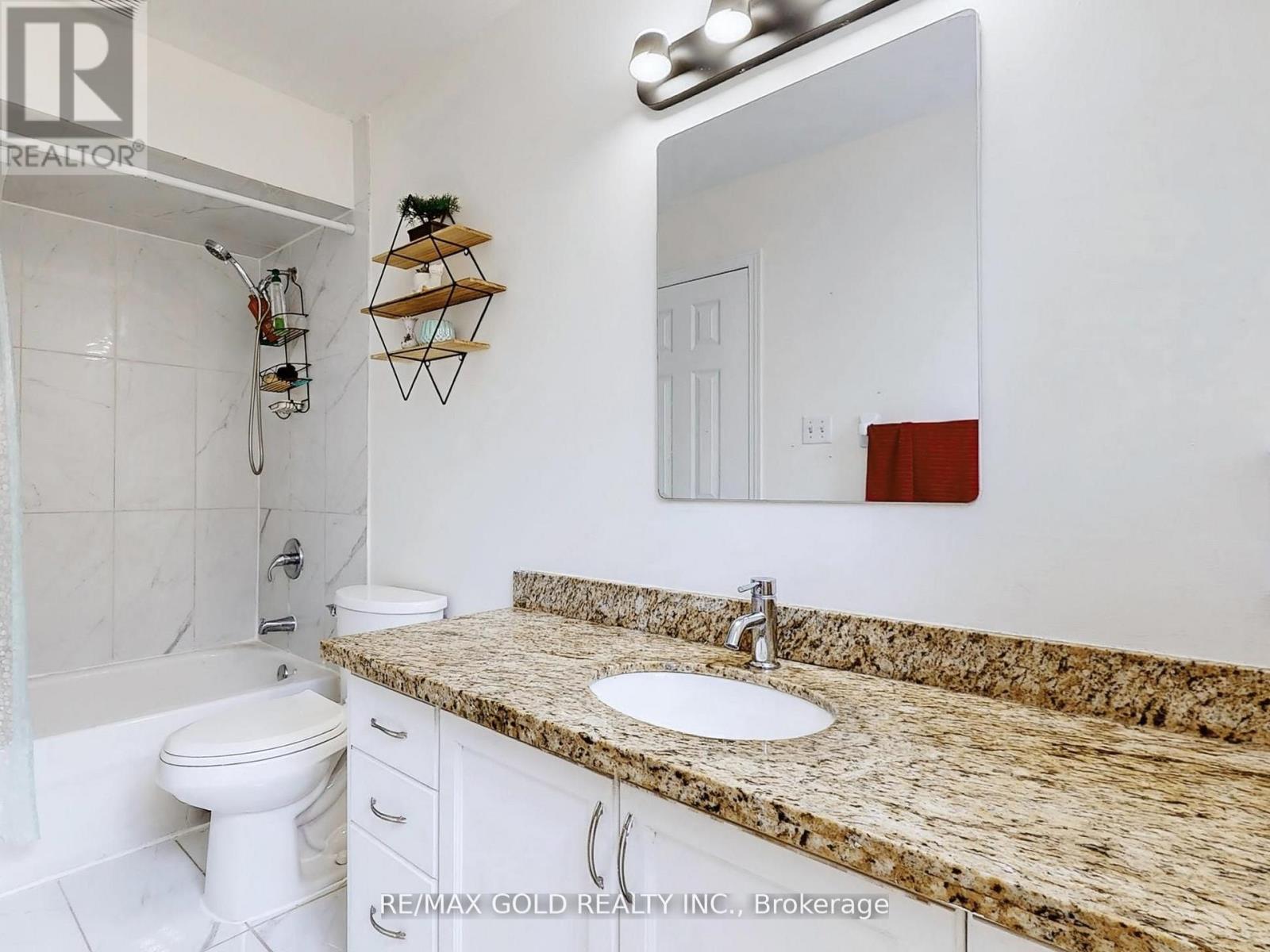 172 Desert Sand Drive, Brampton (Sandringham-Wellington), Ontario  L6R 1P8 - Photo 16 - W12409761