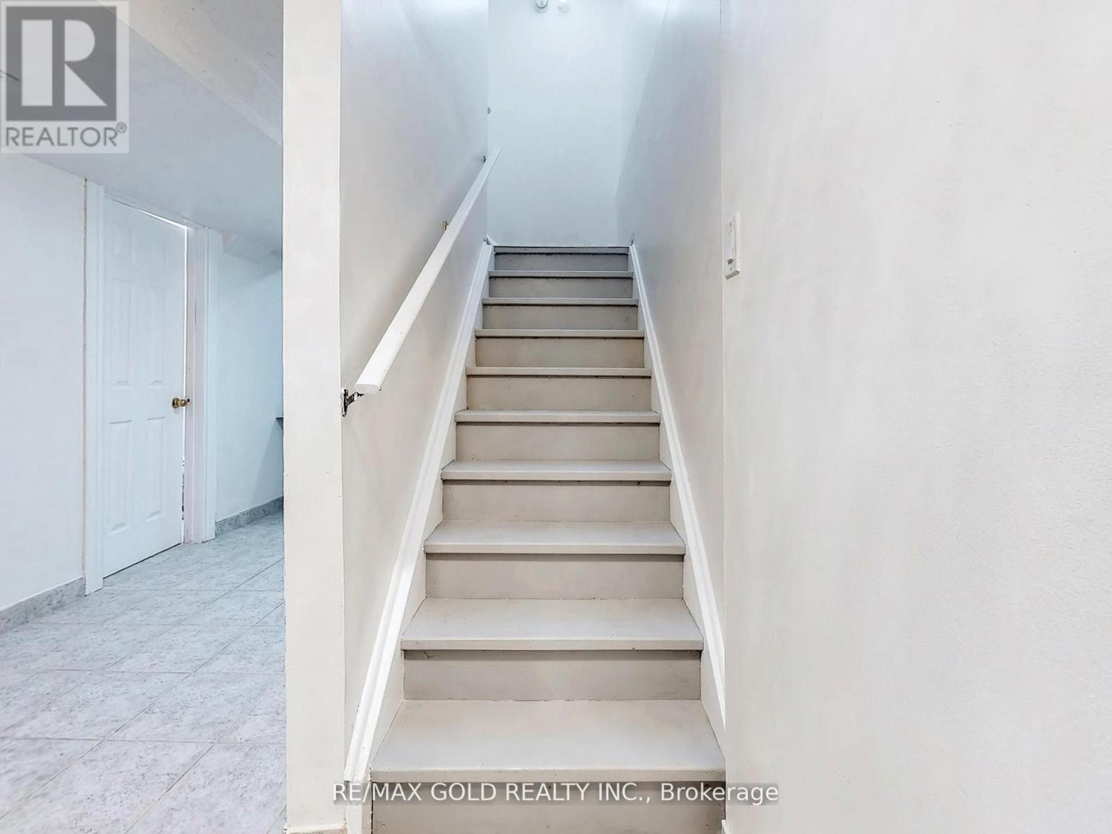 172 Desert Sand Drive, Brampton (Sandringham-Wellington), Ontario  L6R 1P8 - Photo 22 - W12409761