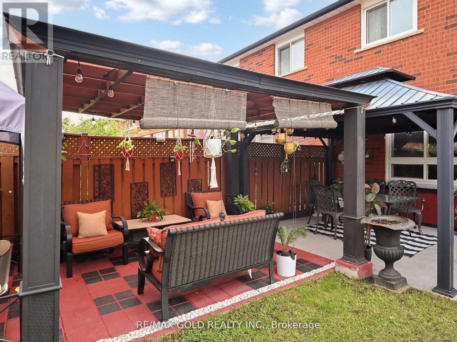 172 Desert Sand Drive, Brampton (Sandringham-Wellington), Ontario  L6R 1P8 - Photo 30 - W12409761