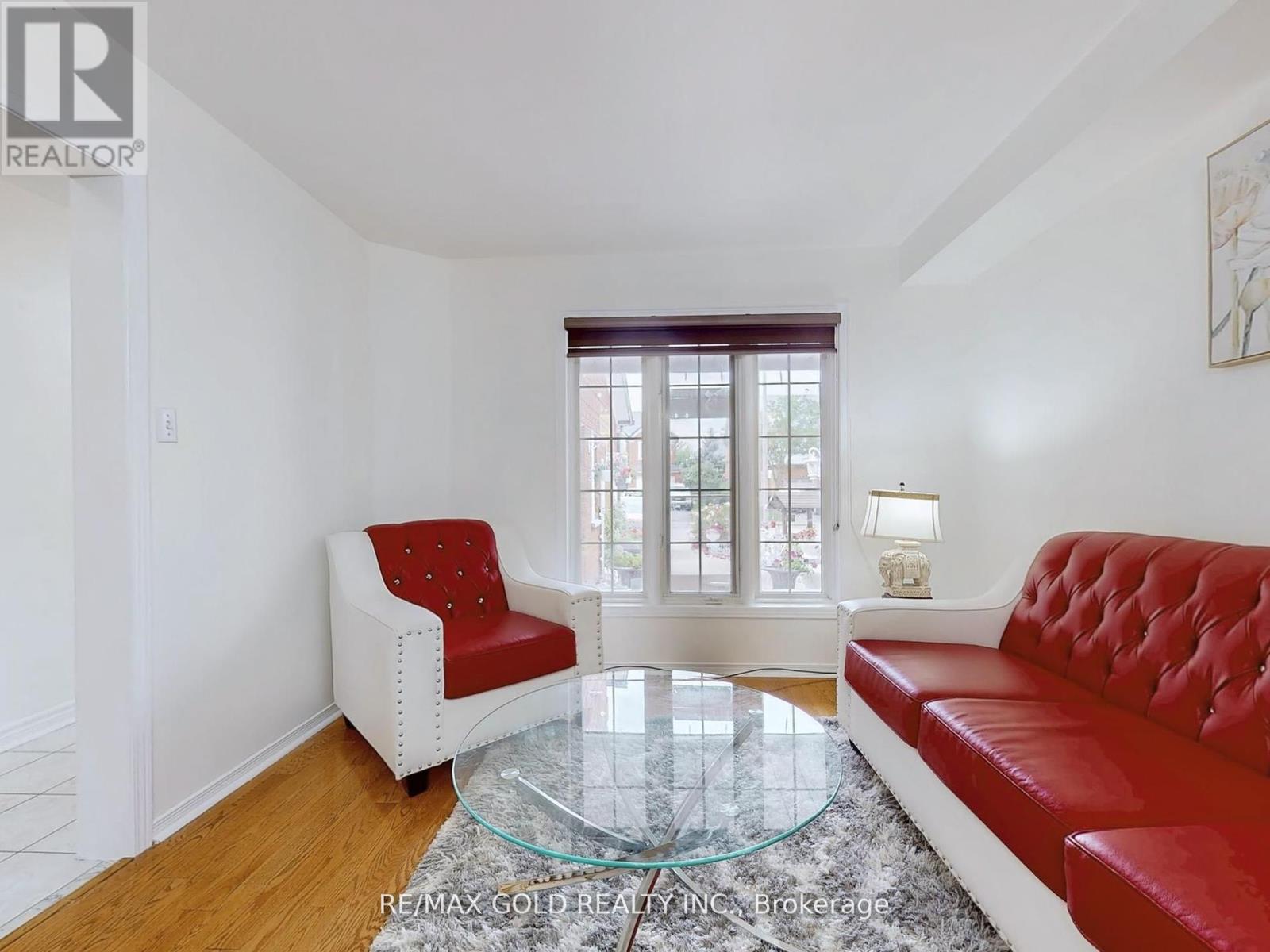 172 Desert Sand Drive, Brampton (Sandringham-Wellington), Ontario  L6R 1P8 - Photo 4 - W12409761