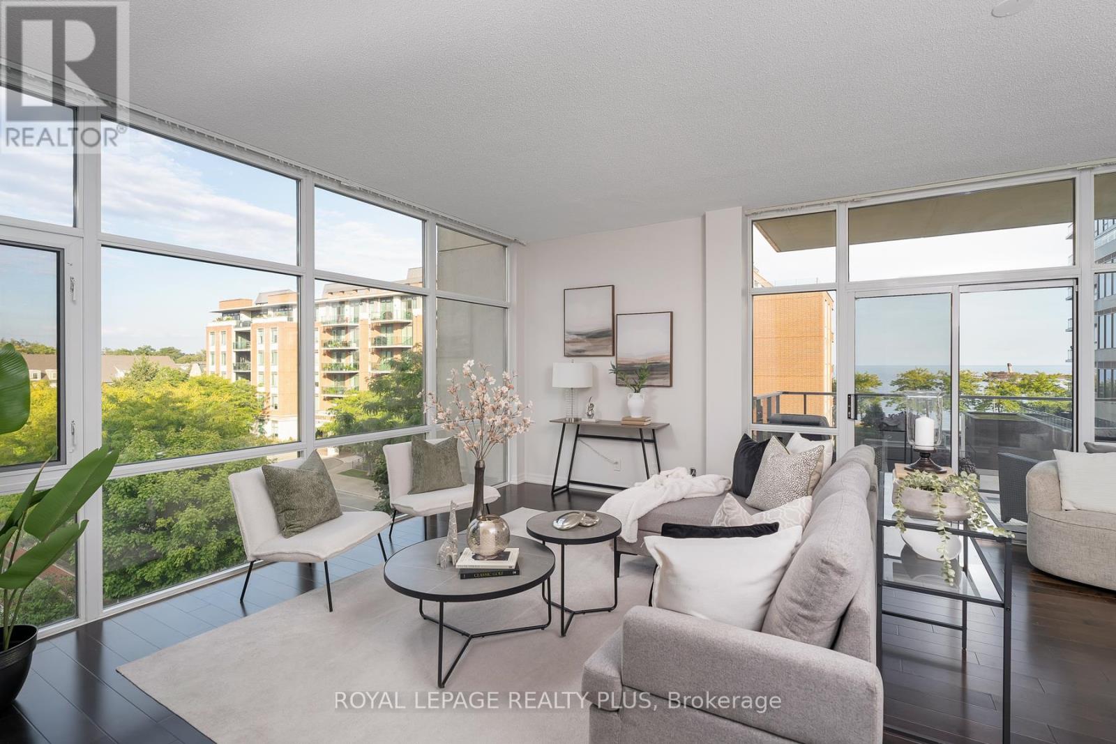 410 - 70 Port Street E, Mississauga (Port Credit), Ontario  L5G 4V8 - Photo 2 - W12409766
