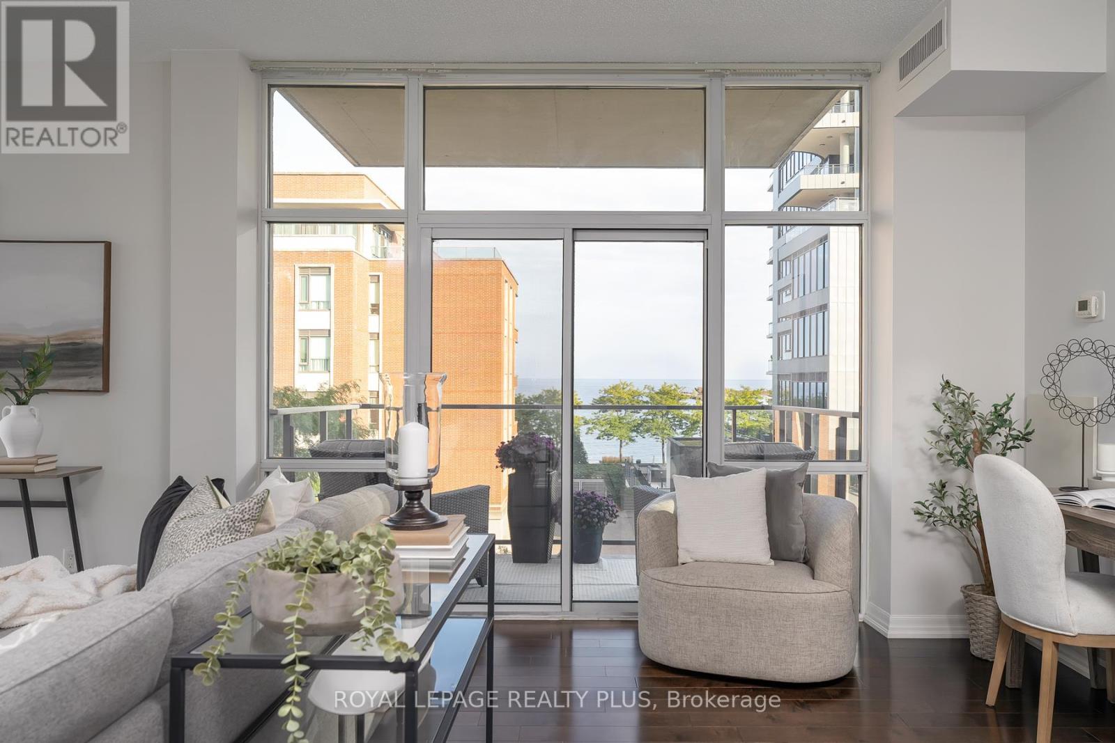 410 - 70 Port Street E, Mississauga (Port Credit), Ontario  L5G 4V8 - Photo 3 - W12409766