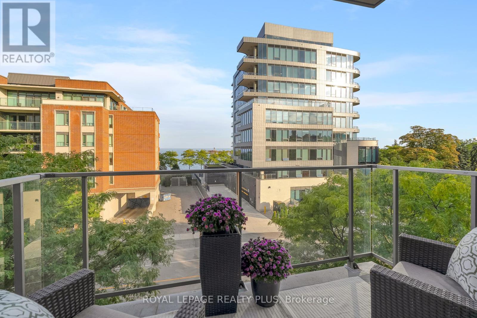410 - 70 Port Street E, Mississauga (Port Credit), Ontario  L5G 4V8 - Photo 4 - W12409766