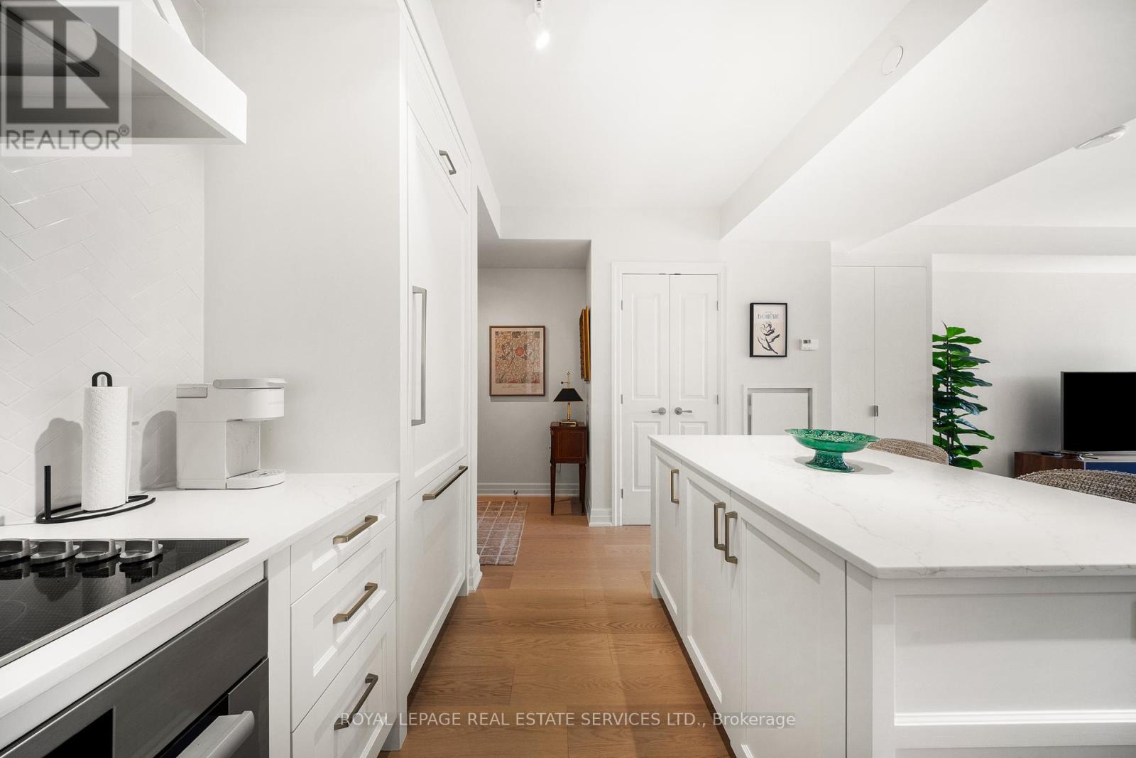 602 - 30 Old Mill Road, Toronto, Ontario  M8X 0A5 - Photo 10 - W12409770