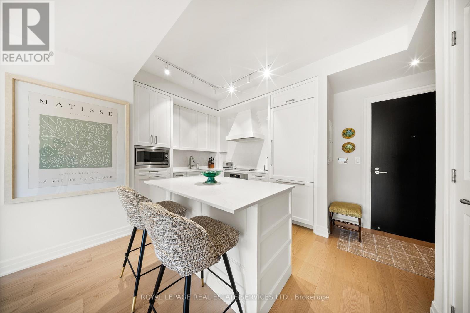 602 - 30 Old Mill Road, Toronto, Ontario  M8X 0A5 - Photo 7 - W12409770