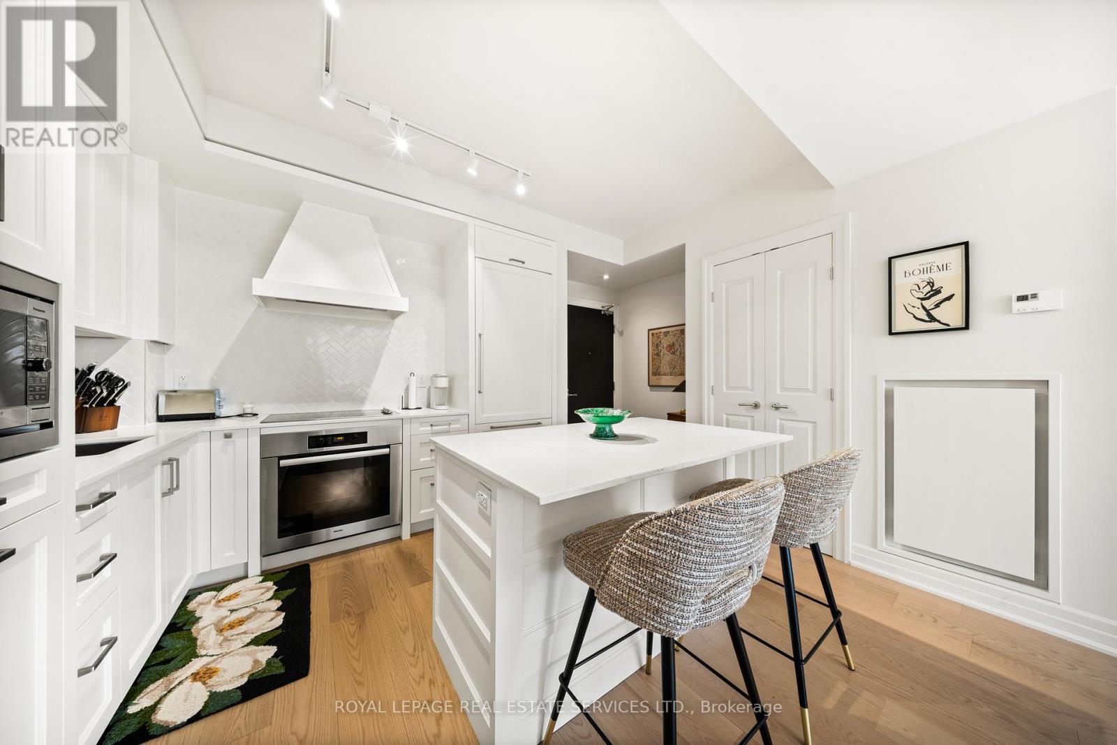 602 - 30 Old Mill Road, Toronto, Ontario  M8X 0A5 - Photo 8 - W12409770