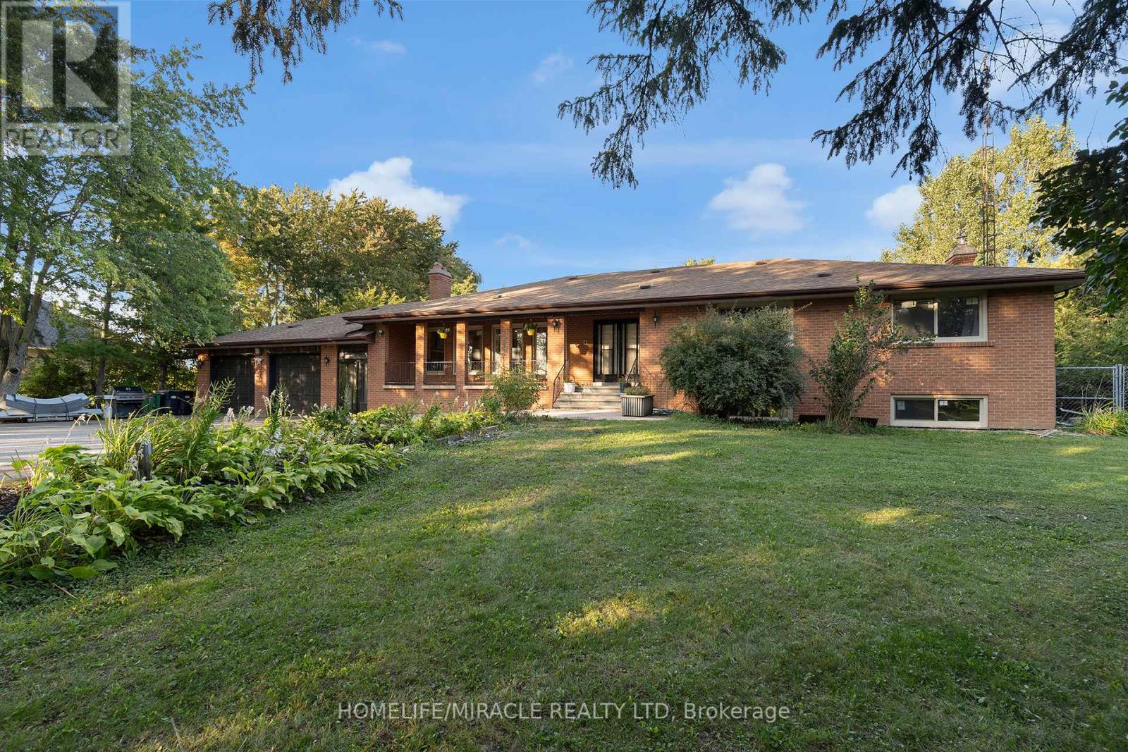 14309 Bramaleard Road, Caledon, Ontario  L7C 2P6 - Photo 4 - W12409775