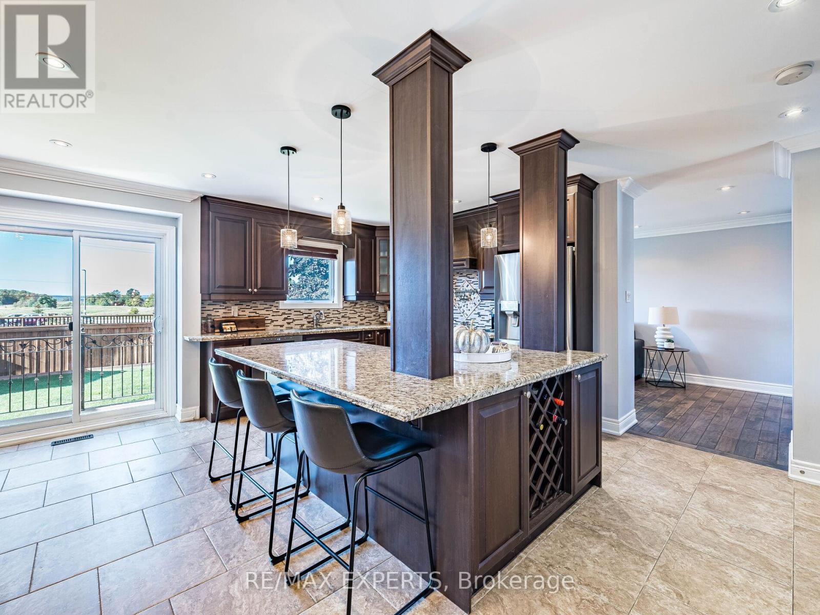 20 Foxchase Drive, Caledon, Ontario  L7E 1H7 - Photo 12 - W12409785