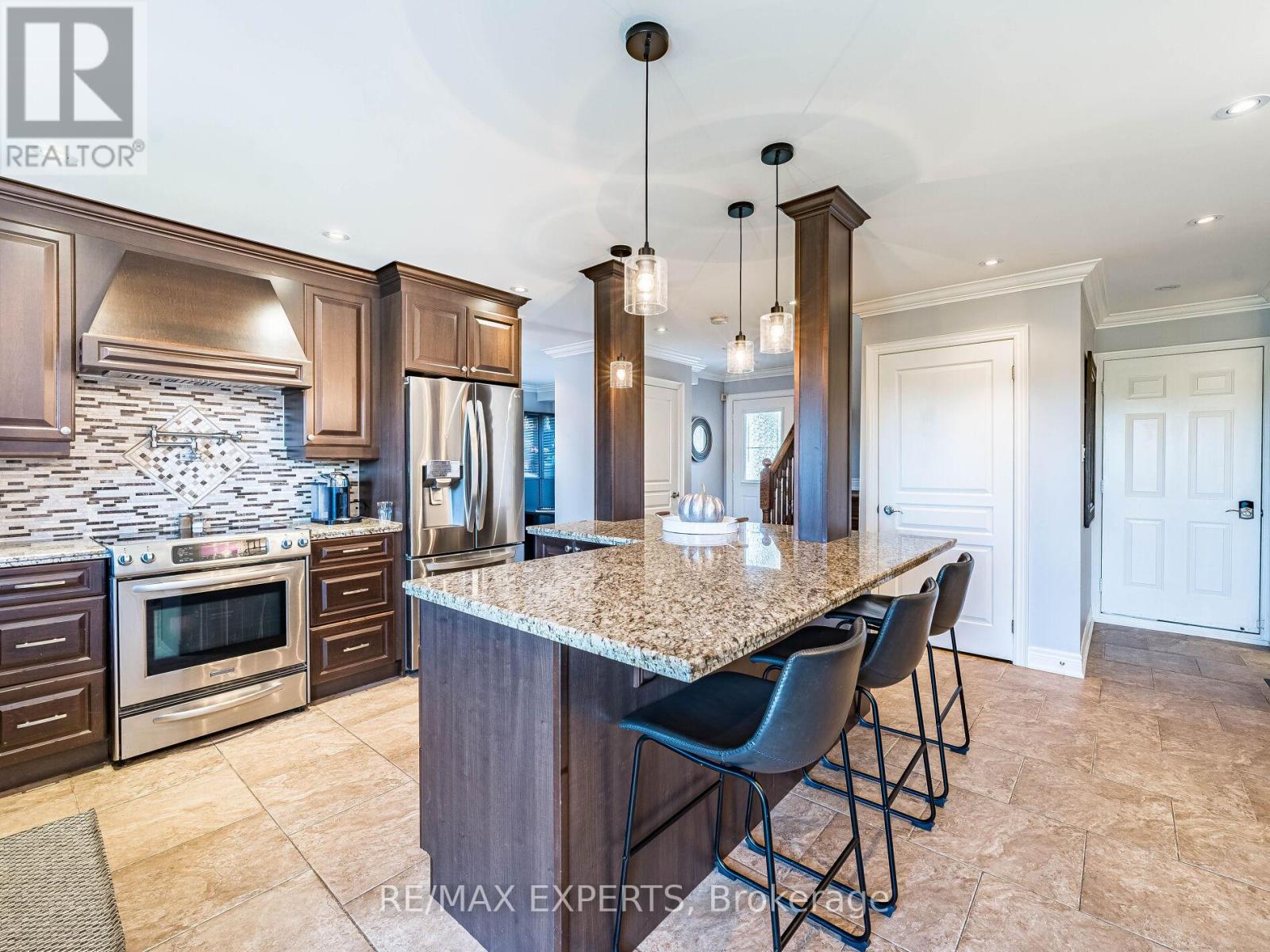 20 Foxchase Drive, Caledon, Ontario  L7E 1H7 - Photo 13 - W12409785