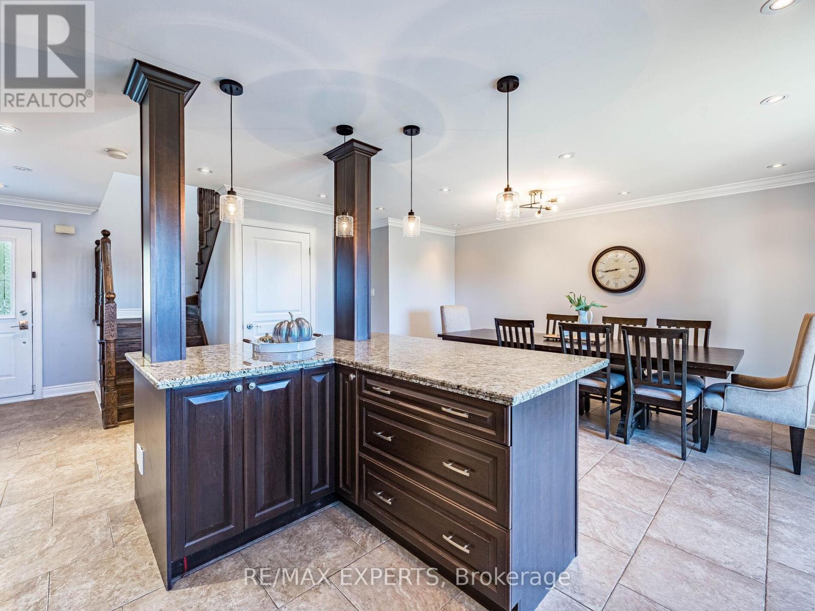 20 Foxchase Drive, Caledon, Ontario  L7E 1H7 - Photo 14 - W12409785