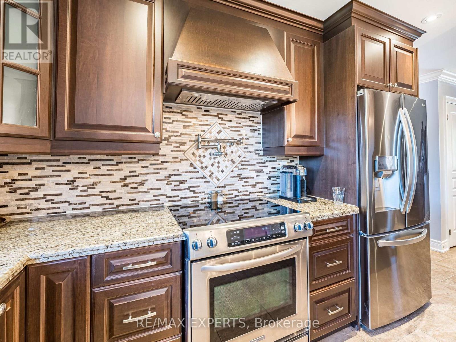 20 Foxchase Drive, Caledon, Ontario  L7E 1H7 - Photo 15 - W12409785