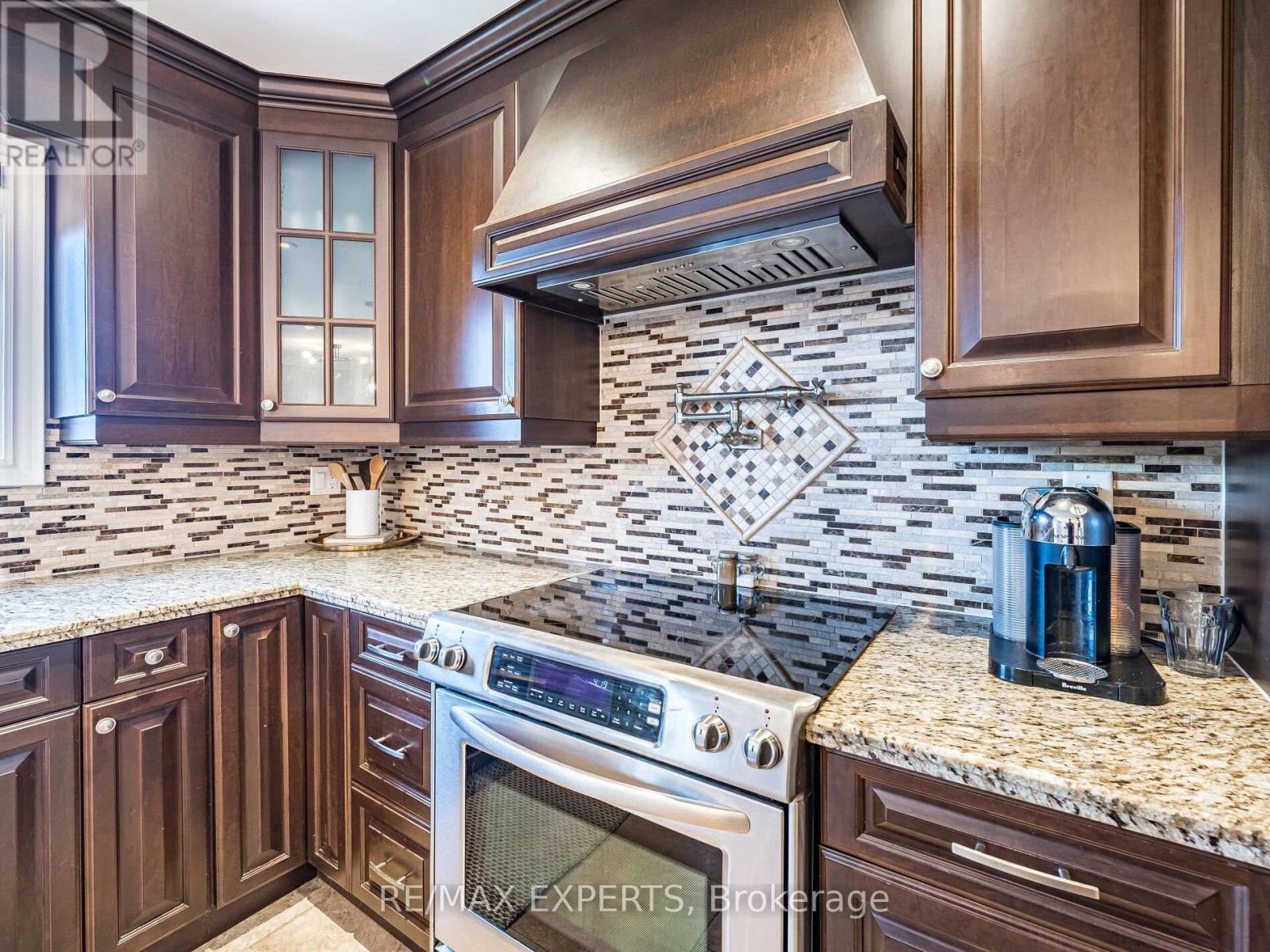 20 Foxchase Drive, Caledon, Ontario  L7E 1H7 - Photo 16 - W12409785