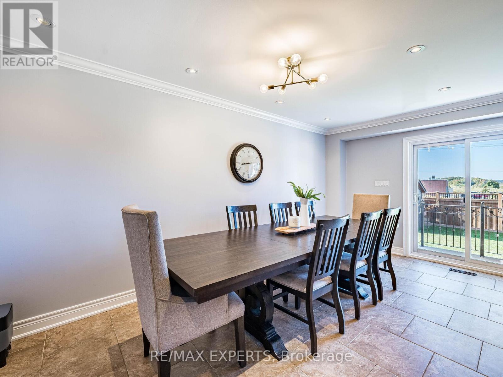 20 Foxchase Drive, Caledon, Ontario  L7E 1H7 - Photo 17 - W12409785