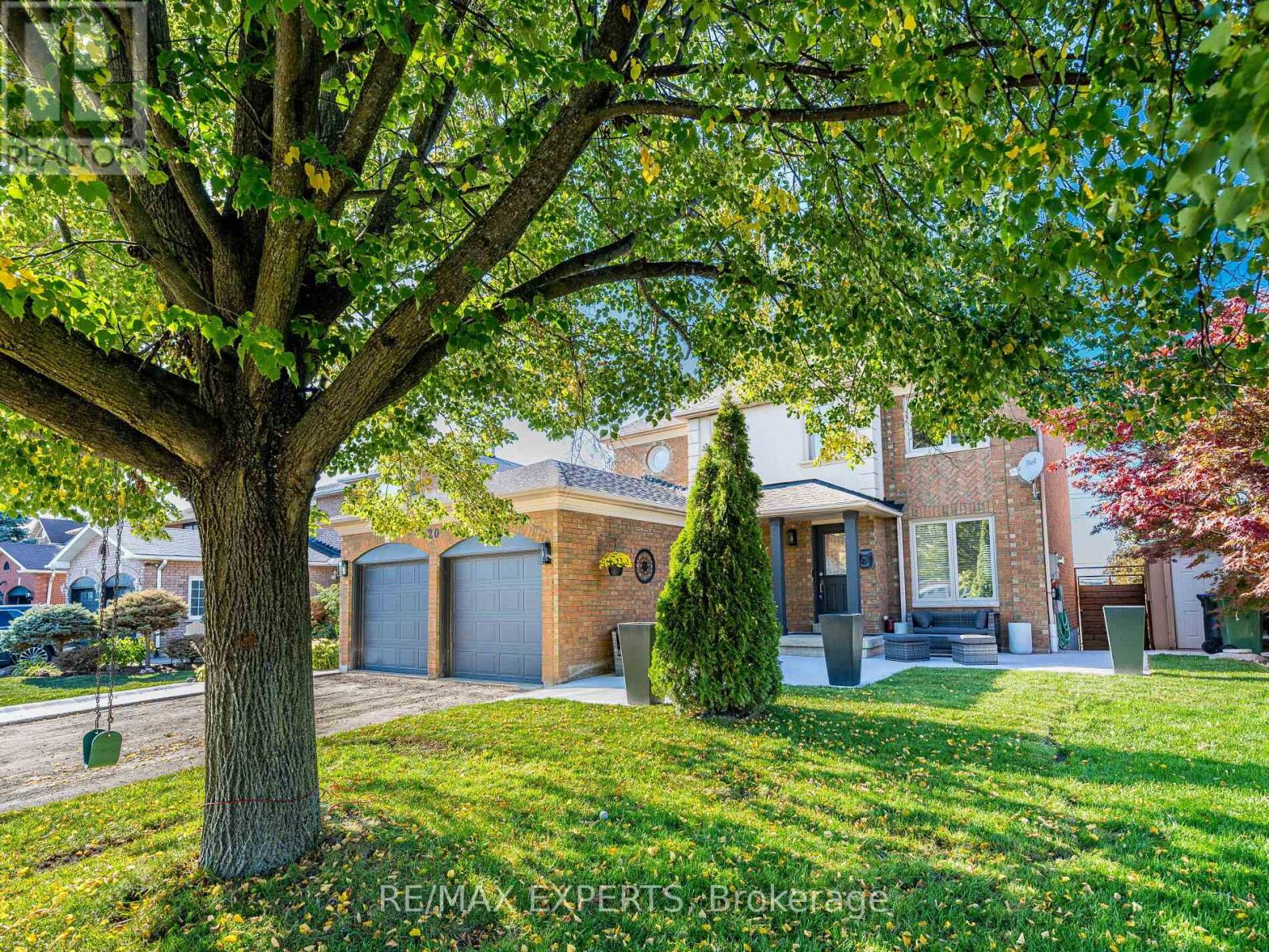 20 Foxchase Drive, Caledon, Ontario  L7E 1H7 - Photo 2 - W12409785