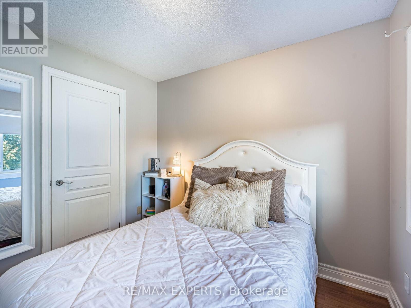 20 Foxchase Drive, Caledon, Ontario  L7E 1H7 - Photo 24 - W12409785