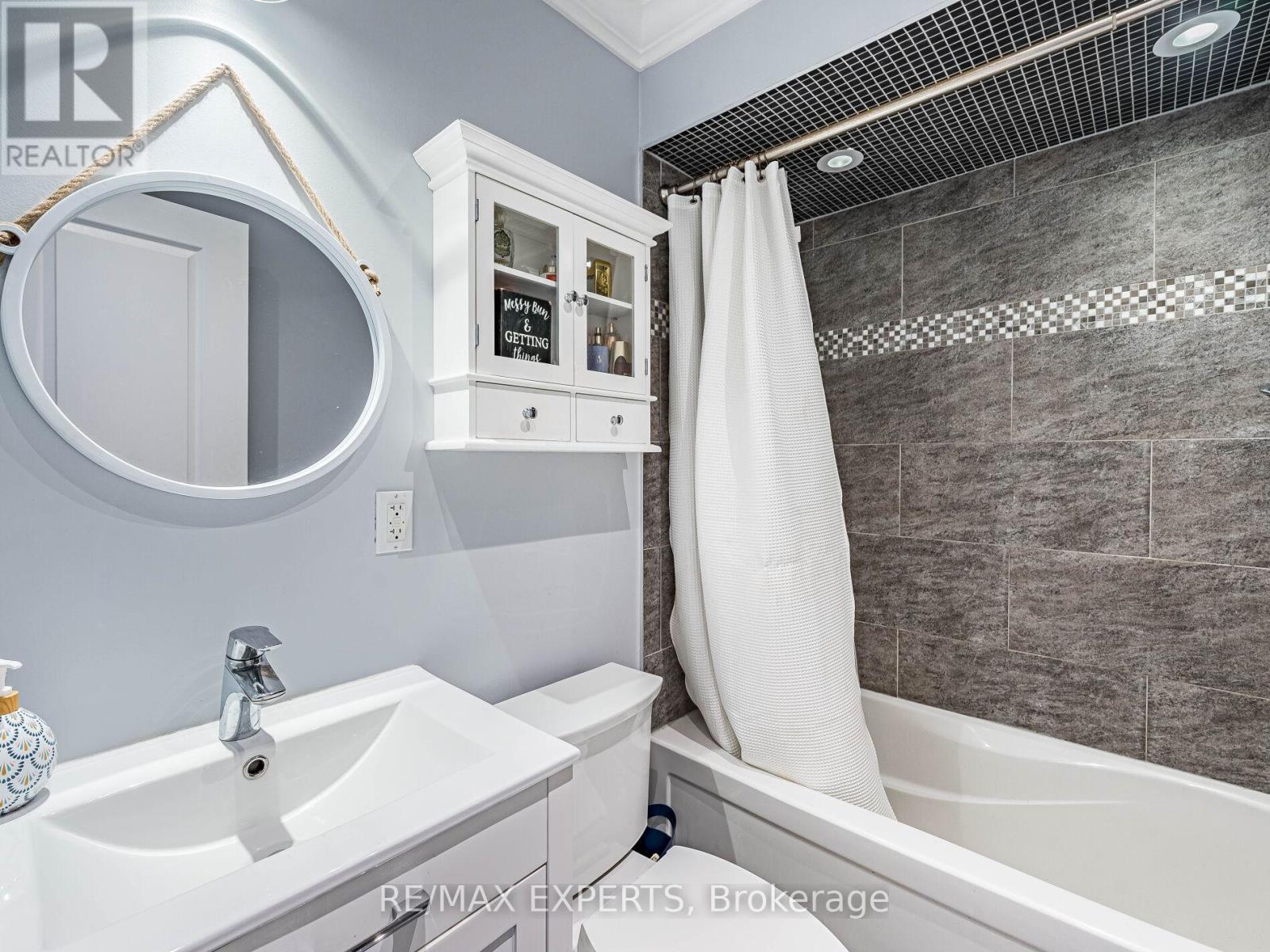 20 Foxchase Drive, Caledon, Ontario  L7E 1H7 - Photo 27 - W12409785