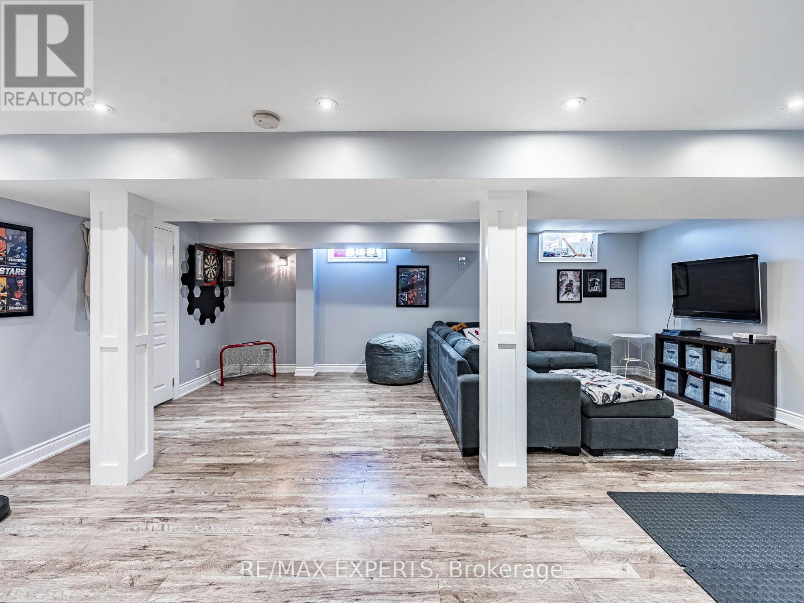 20 Foxchase Drive, Caledon, Ontario  L7E 1H7 - Photo 35 - W12409785
