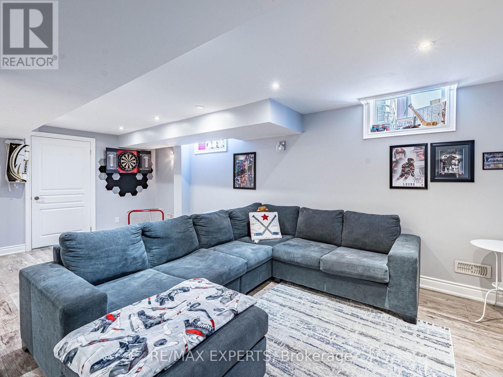 20 Foxchase Drive, Caledon, Ontario  L7E 1H7 - Photo 36 - W12409785
