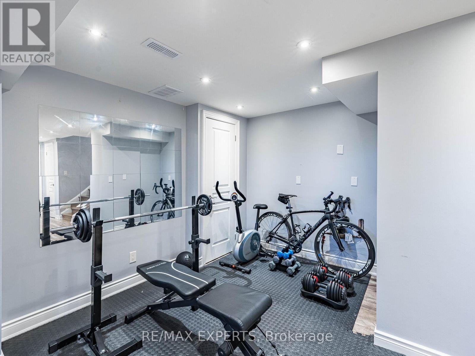 20 Foxchase Drive, Caledon, Ontario  L7E 1H7 - Photo 38 - W12409785