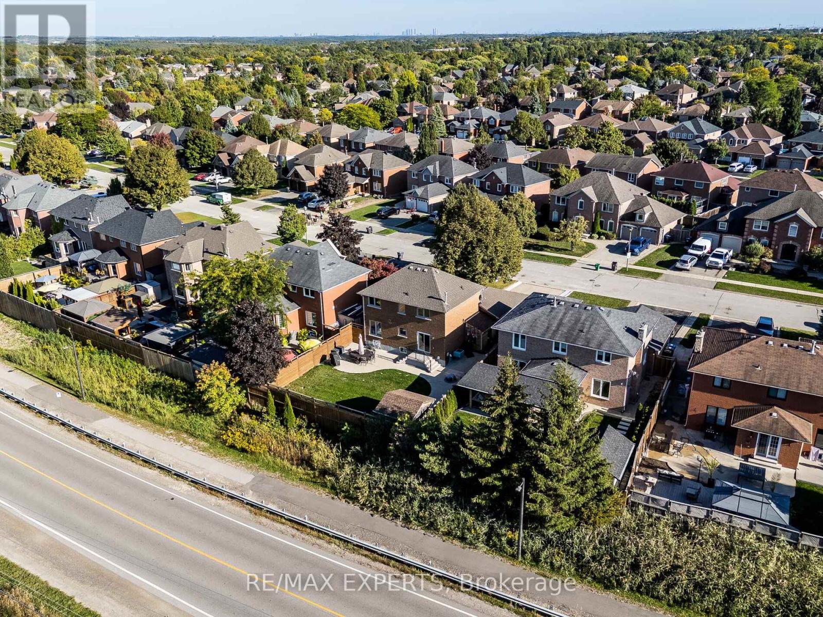 20 Foxchase Drive, Caledon, Ontario  L7E 1H7 - Photo 48 - W12409785