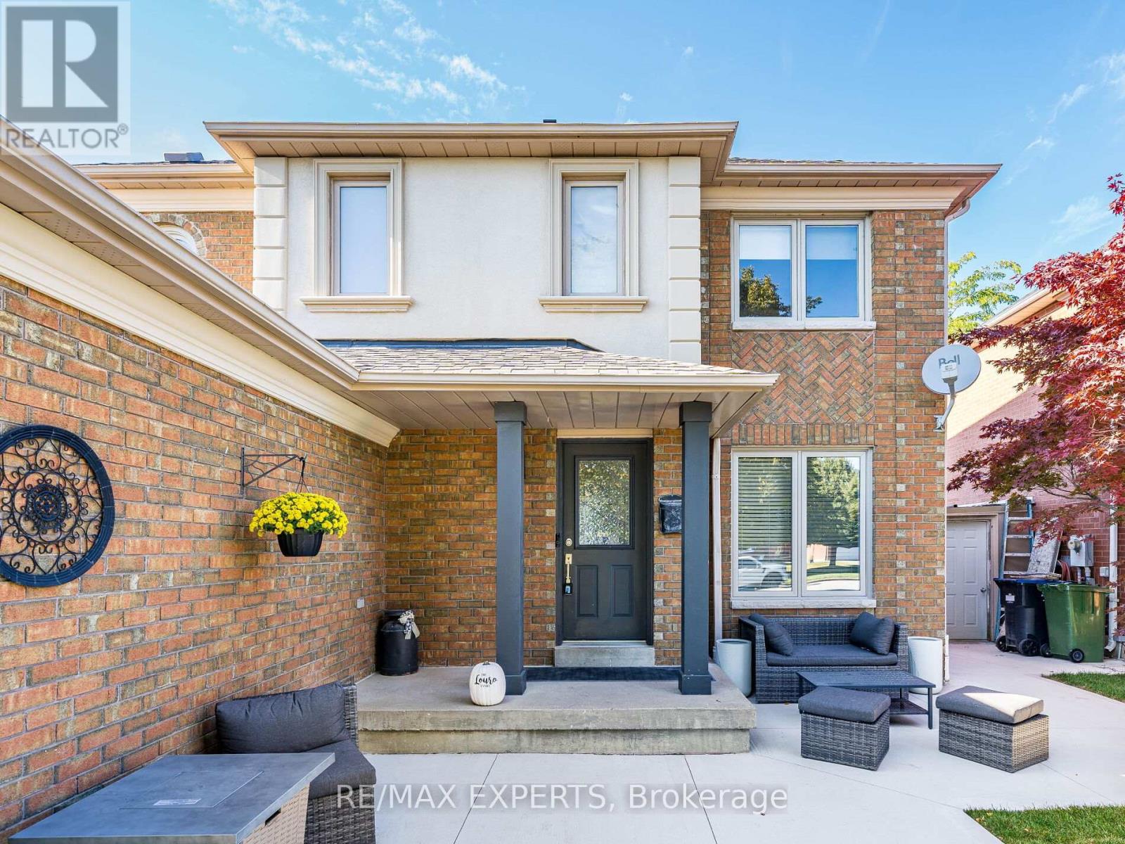 20 Foxchase Drive, Caledon, Ontario  L7E 1H7 - Photo 5 - W12409785