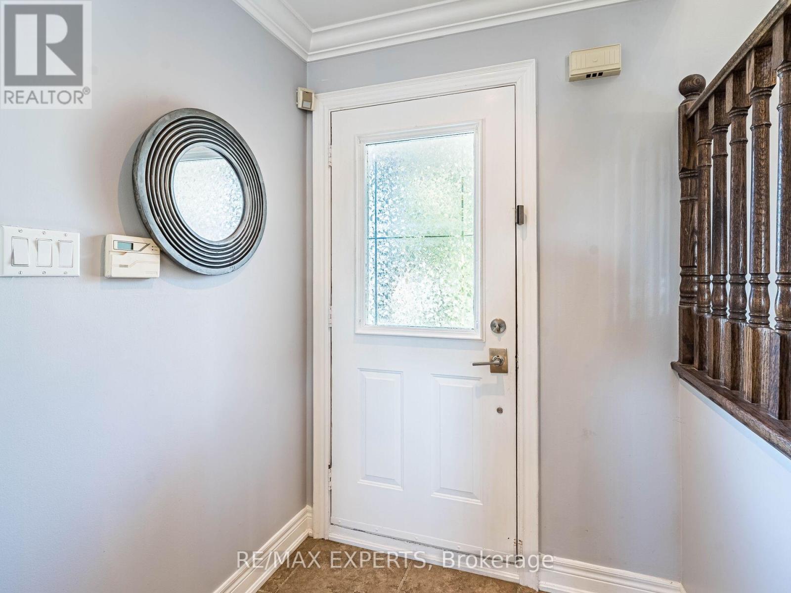20 Foxchase Drive, Caledon, Ontario  L7E 1H7 - Photo 6 - W12409785