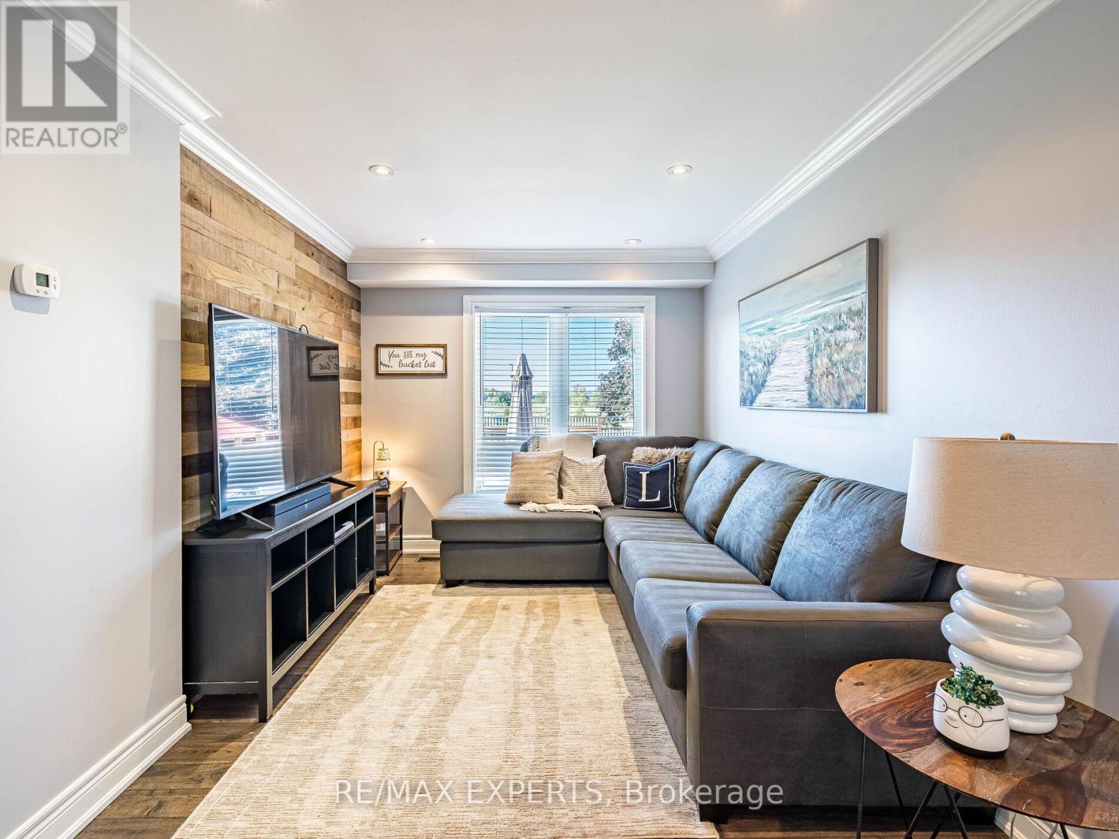 20 Foxchase Drive, Caledon, Ontario  L7E 1H7 - Photo 8 - W12409785