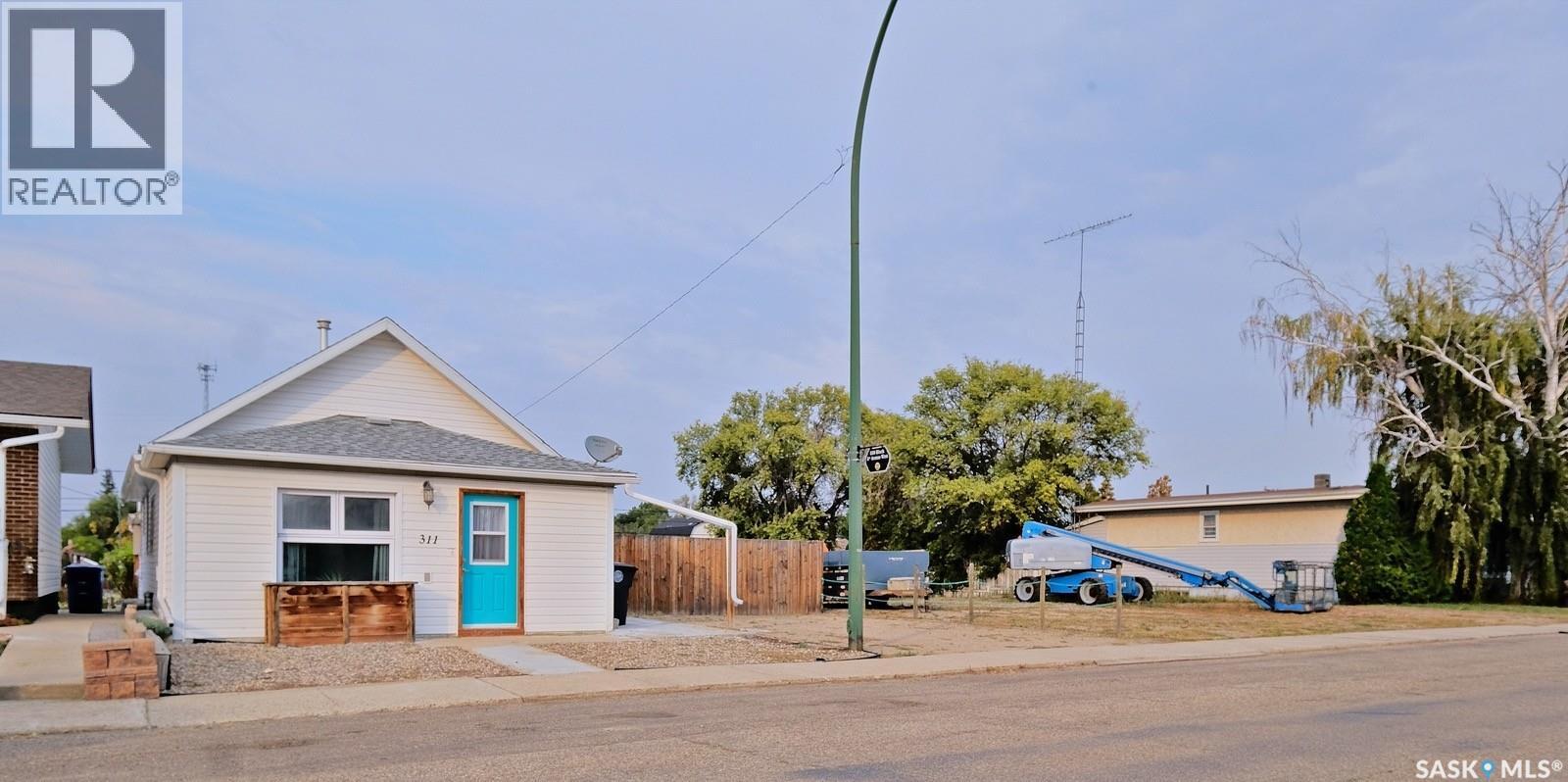 311 5th AVENUE W, Biggar, Saskatchewan