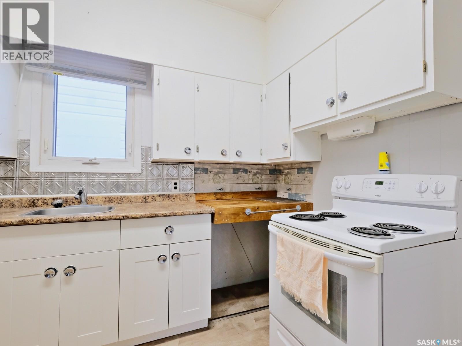 311 5th Avenue W, Biggar, Saskatchewan  S0K 0M0 - Photo 12 - SK018595