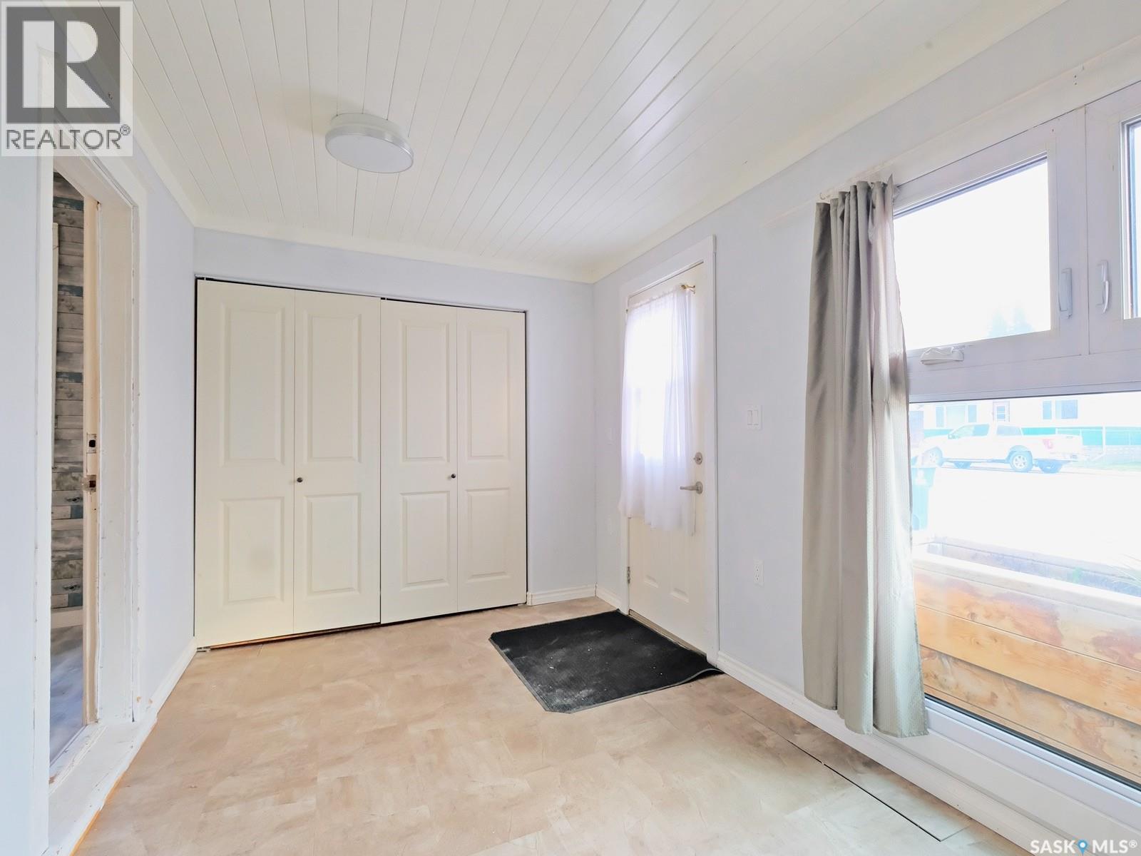 311 5th Avenue W, Biggar, Saskatchewan  S0K 0M0 - Photo 2 - SK018595
