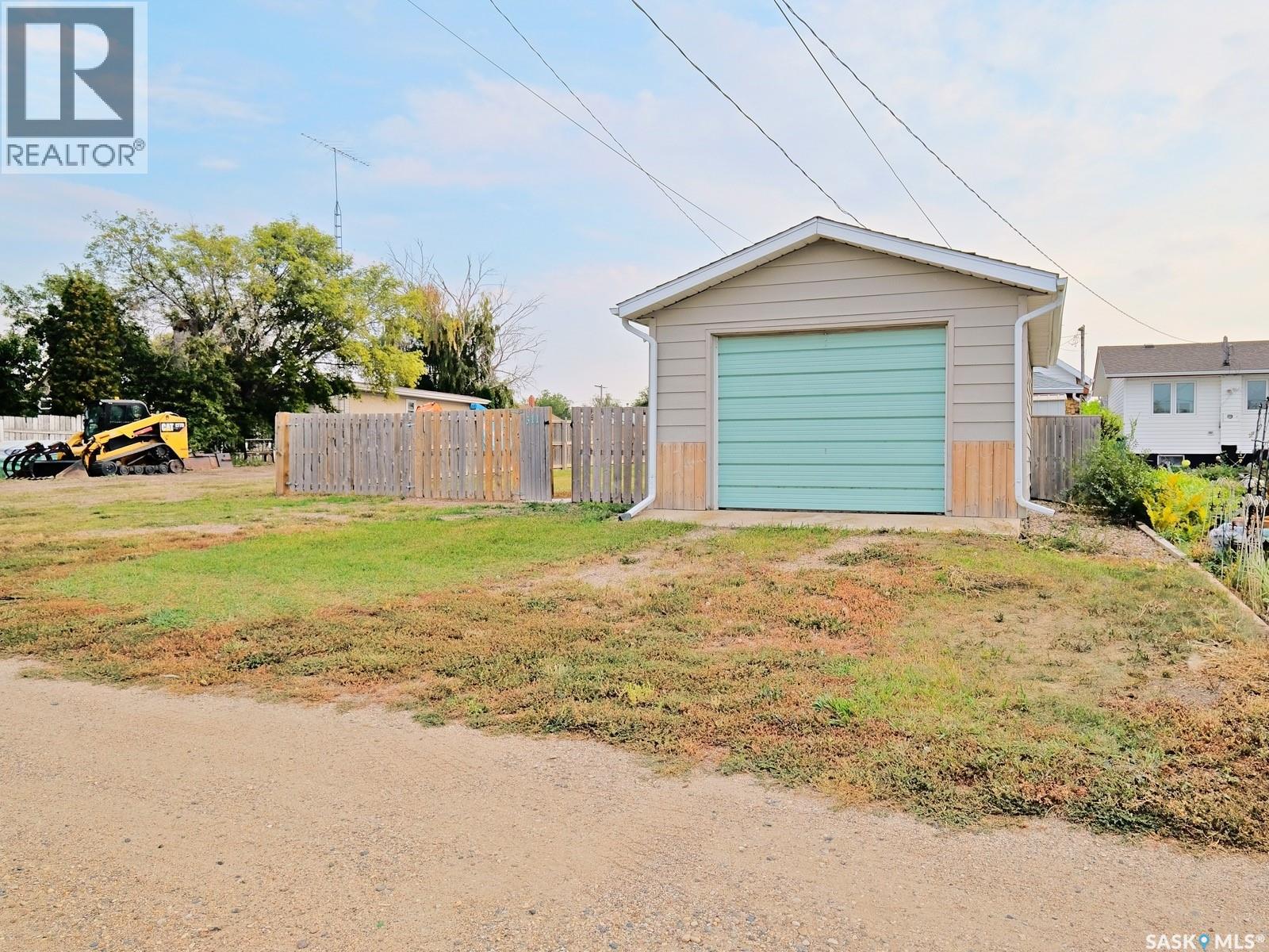 311 5th Avenue W, Biggar, Saskatchewan  S0K 0M0 - Photo 40 - SK018595