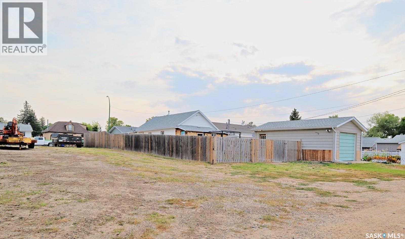 311 5th Avenue W, Biggar, Saskatchewan  S0K 0M0 - Photo 42 - SK018595