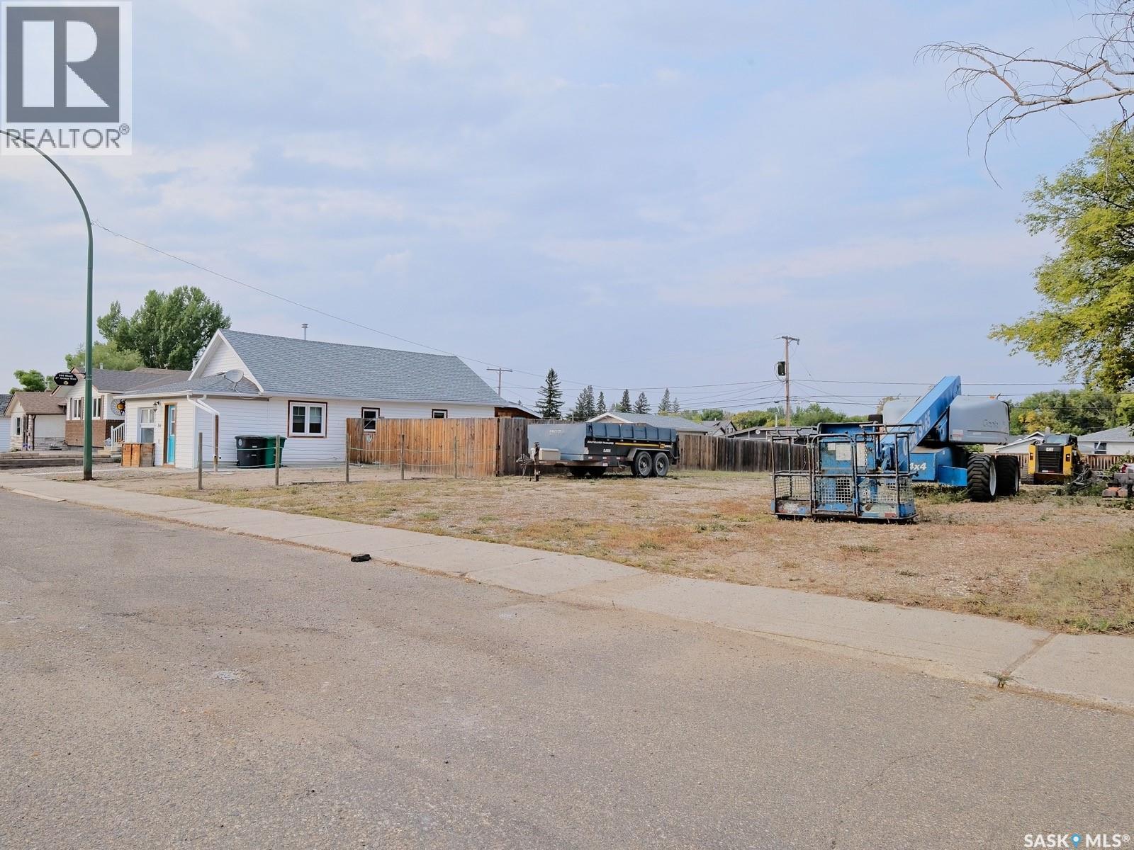 311 5th Avenue W, Biggar, Saskatchewan  S0K 0M0 - Photo 44 - SK018595