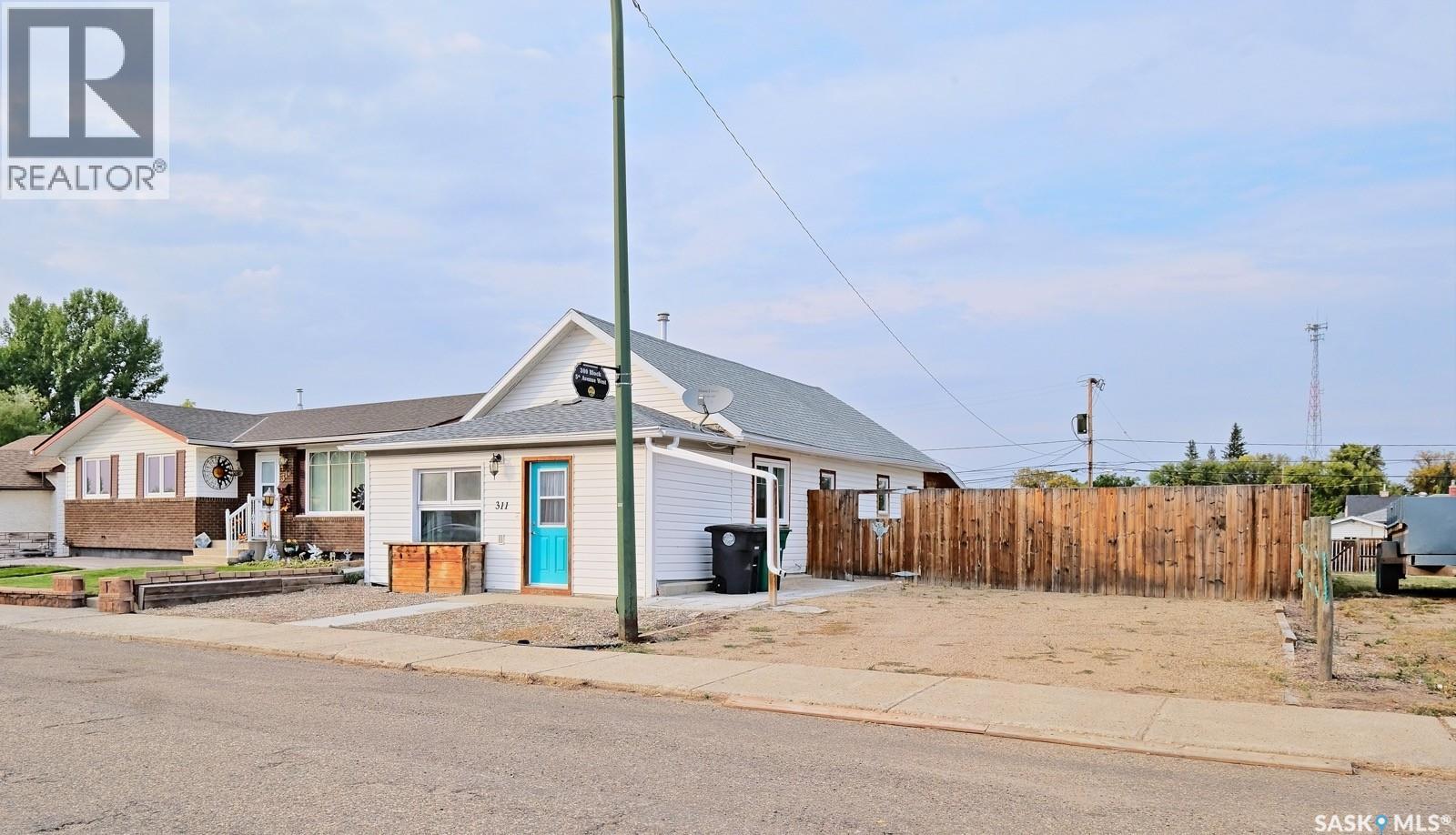 311 5th Avenue W, Biggar, Saskatchewan  S0K 0M0 - Photo 45 - SK018595