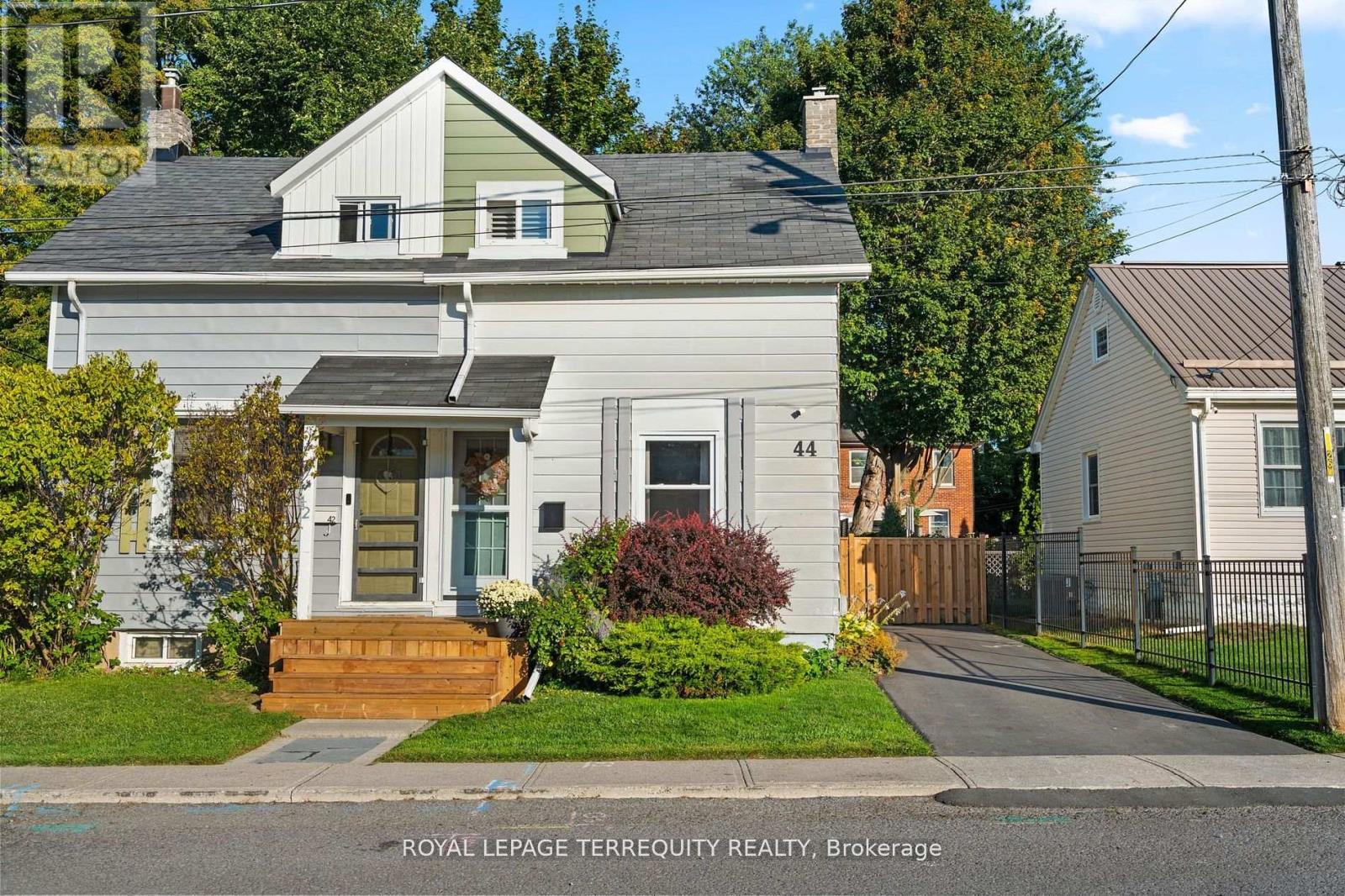 44 YOUNG STREET, Port Hope, Ontario