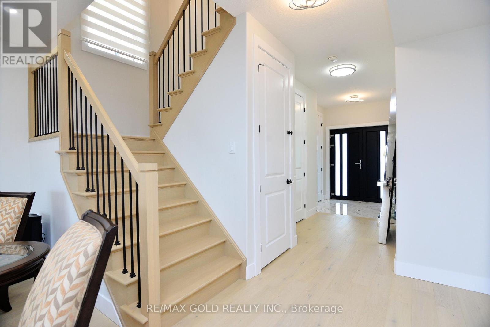 86 Grandville Circle, Brant, Ontario  N3L 0J5 - Photo 5 - X12409769