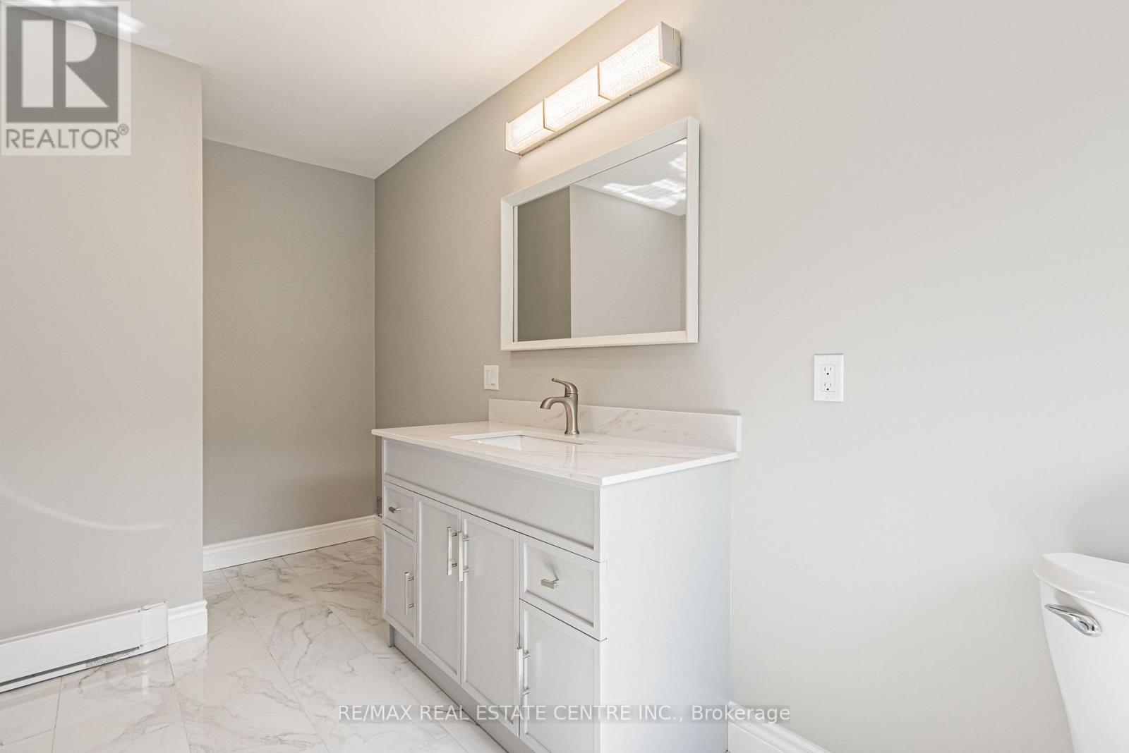 354 Cumberland Avenue, Hamilton (Blakeley), Ontario  L8M 2A2 - Photo 23 - X12409791